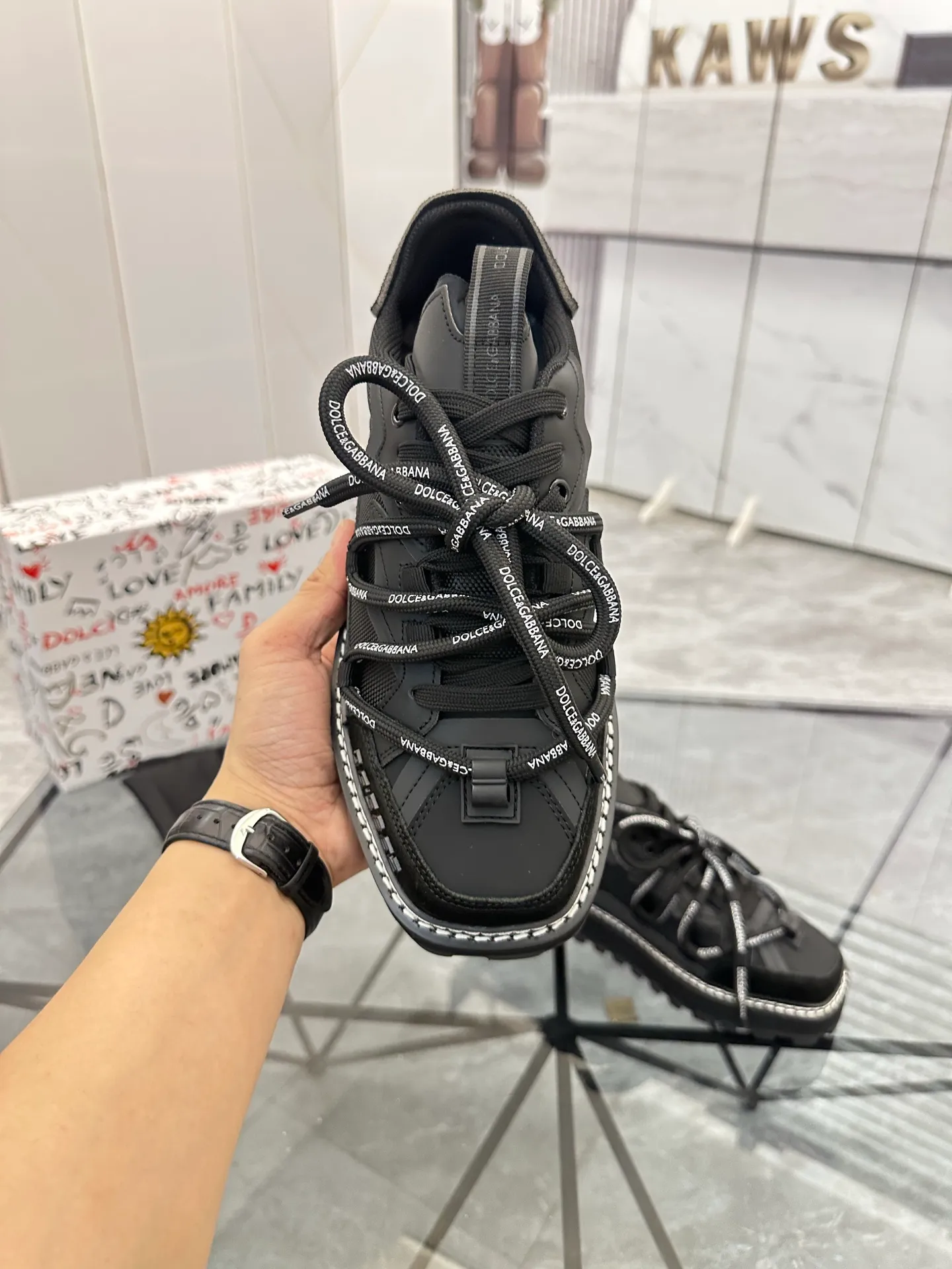 Men's shoes: 💰P660¥ Top high-end quality Product trademark: DG "Dolce & Gabbana*" low-top casual shoes Regular size: 39-45 (can be customized to 46.) Product material: Upper imported first-layer cowhide spliced ​​with breathable fly weave, breathable lining, original outsole. No.: 6225